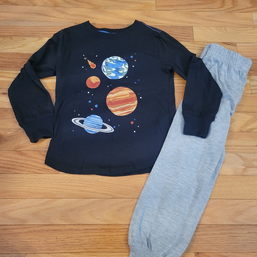 GAP Kids Black and Gray Pajama 2 pc Set | 6